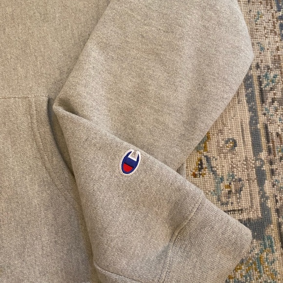 Champion Sweatshirt - Picture 3 of 4